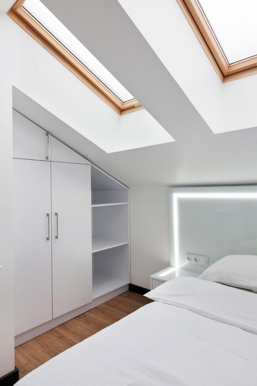 Leogrand Apartment On Doroshenka 38 ลวีฟ ภายนอก รูปภาพ