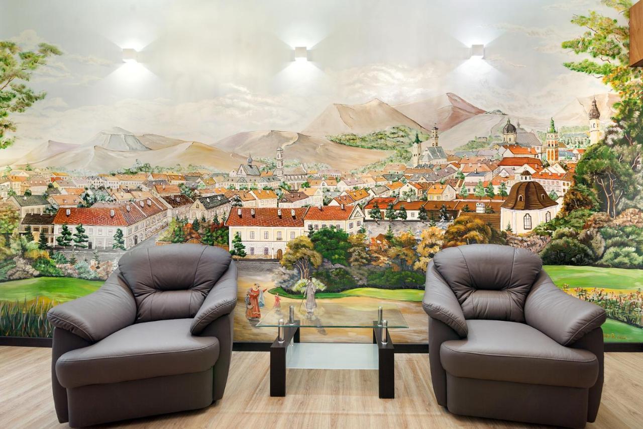 Leogrand Apartment On Doroshenka 38 ลวีฟ ภายนอก รูปภาพ